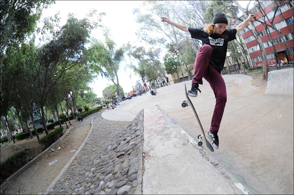 Denis_Yusefovich_noseblunt_pop_out_70_bowl.jpg